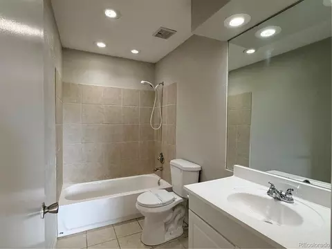 Bath - 2137 S Nucla Way, Aurora, CO 80013 photo 1 of 5