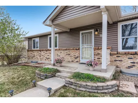 17520 E Grand Dr, Aurora, CO 80015 photo 2