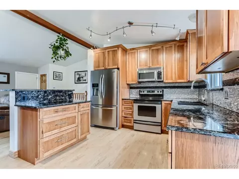 17520 E Grand Dr, Aurora, CO 80015 photo 4