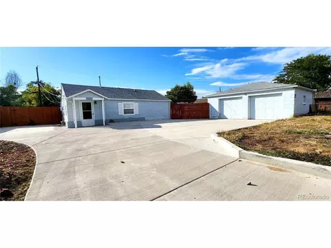 6481 Newport St, Commerce City, CO 80022