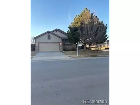 3903 S Quemoy Ct, Aurora, CO 80018
