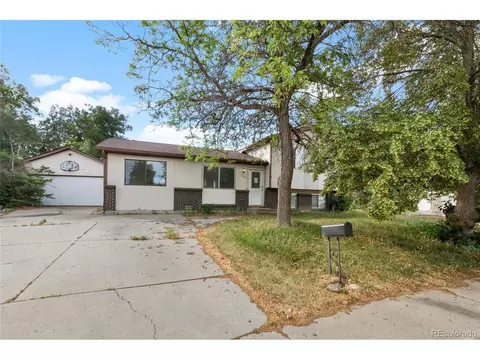 11532 E Center Dr, Aurora, CO 80012