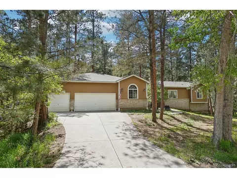 8095 Bannock Dr, Larkspur, CO 80118