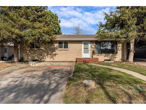 516 Empire St, Aurora, CO 80010 photo 1