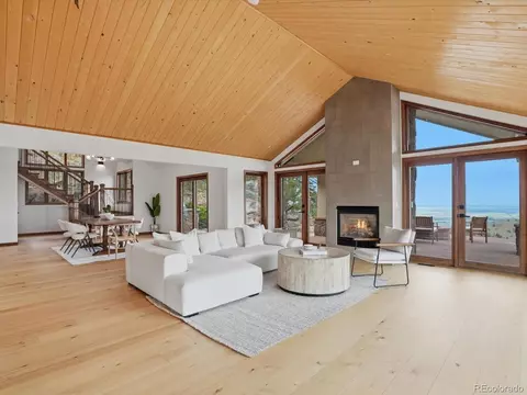 Living - 952 Rembrandt Rd, Boulder, CO 80302 photo 2 of 3