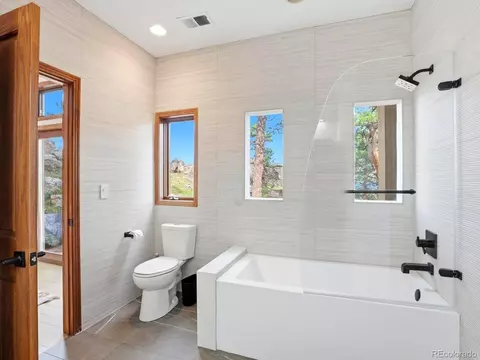 Bath - 952 Rembrandt Rd, Boulder, CO 80302 photo 6 of 6