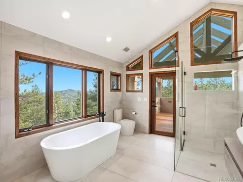 Bath - 952 Rembrandt Rd, Boulder, CO 80302 photo 1 of 6