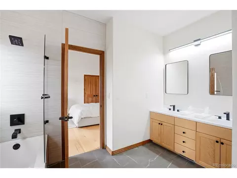 Bath - 952 Rembrandt Rd, Boulder, CO 80302 photo 5 of 6