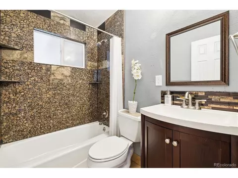 Undisclosed, Aurora, CO 80011 photo 12