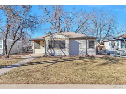 2069 Newark St, Aurora, CO 80010