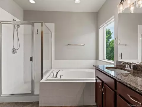 Bath - 8698 E 54th Pl, Denver, CO 80238 photo 3 of 6