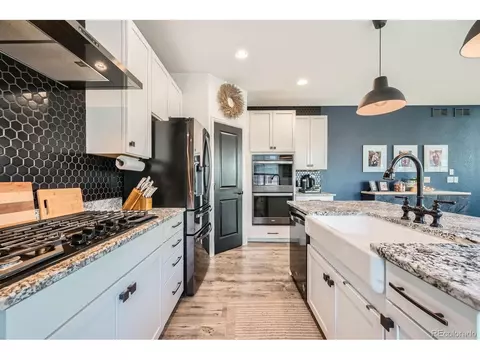 Kitchen - 26819 E Cedar Ave, Aurora, CO 80018 photo 2 of 4