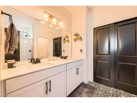 Bath - 26819 E Cedar Ave, Aurora, CO 80018 photo 2 of 4