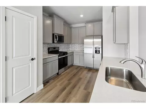17954 E 94th Dr, Commerce City, CO 80022 photo 2