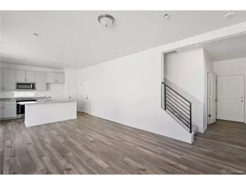 22113 E 38th Pl, Aurora, CO 80019 photo 6