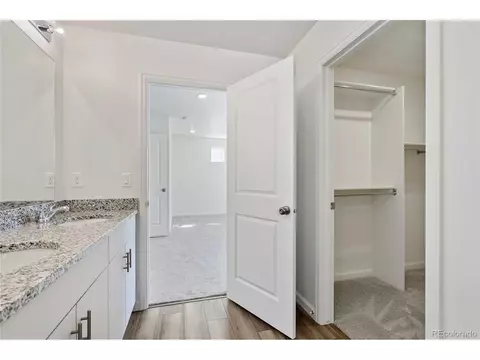 22113 E 38th Pl, Aurora, CO 80019 photo 10