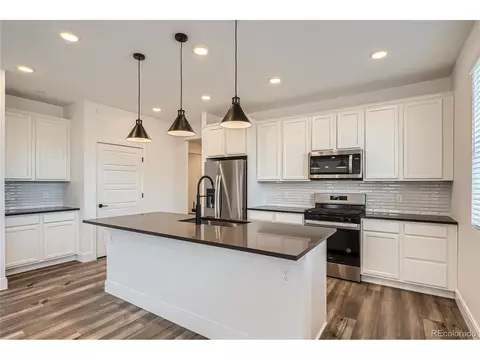 2484 W 69th Pl, Denver, CO 80221 photo 3