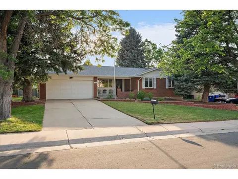 667 S Oswego Ct, Aurora, CO 80012