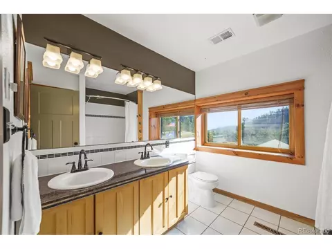 Bath - 3665 Colard Ln, Lyons, CO 80540 photo 3 of 4