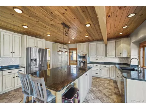 Kitchen - 3665 Colard Ln, Lyons, CO 80540 photo 2 of 4