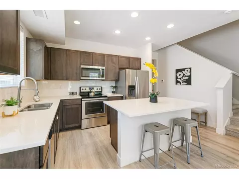 16051 E Warner Pl, Denver, CO 80239 photo 7