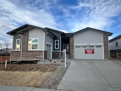 24523 E 36th Ave, Aurora, CO 80019