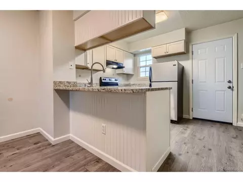 2456 E Nichols Cir, Centennial, CO 80122 photo 5