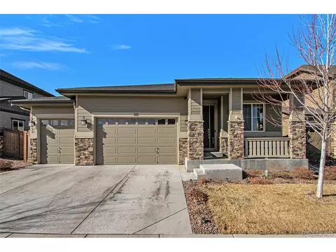 215 S Jamestown Way, Aurora, CO 80018