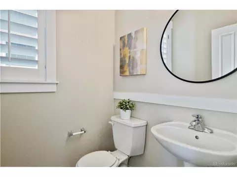 9886 E 27th Dr, Denver, CO 80238 photo 27
