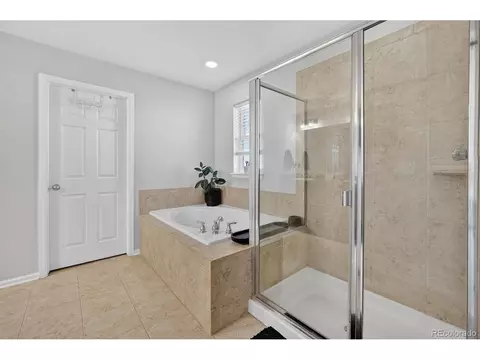 Bath - 19472 E 63rd Dr, Aurora, CO 80019 photo 3 of 6