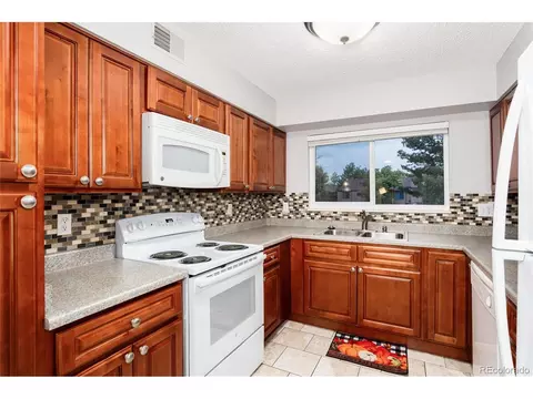 418 Wright St #202, Lakewood, CO 80228 photo 1