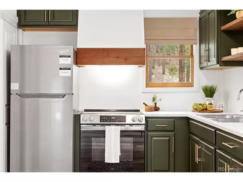 Kitchen - 154 Apache Rd, Evergreen, CO 80439 photo 4 of 5