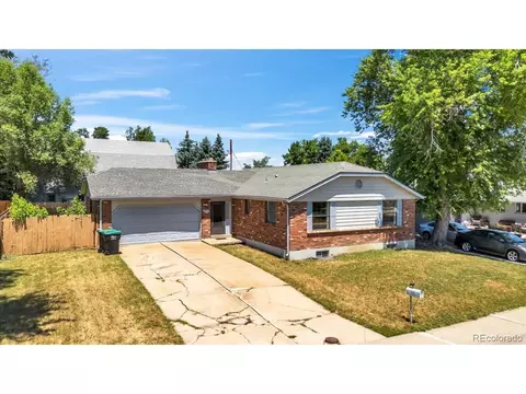 8941 W Jewell Pl, Lakewood, CO 80227