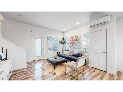 9022 E 50th Dr, Denver, CO 80238 photo 2