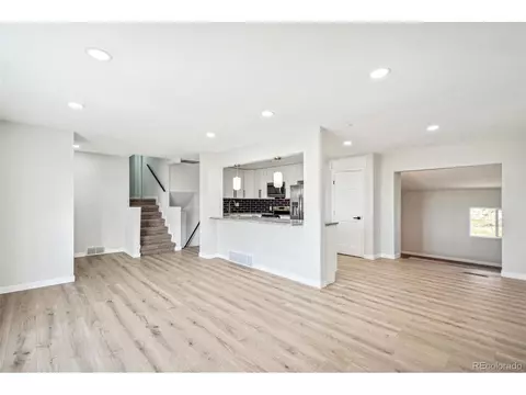 640 Sable Blvd, Aurora, CO 80011 photo 5
