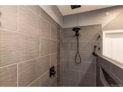 Bath - 24907 E Calhoun Pl #B, Aurora, CO 80016 photo 3 of 4