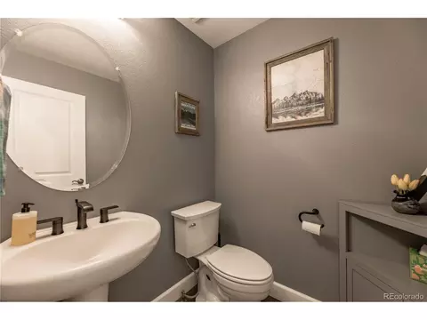 Bath - 24907 E Calhoun Pl #B, Aurora, CO 80016 photo 1 of 4