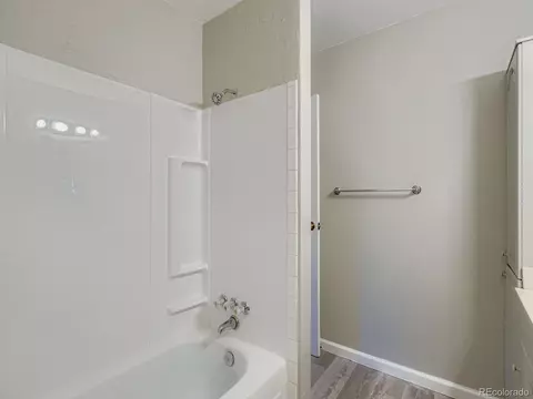 Bath - 140 E Highline Cir #105, Centennial, CO 80122 photo 2 of 4