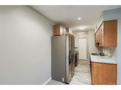 Kitchen - 140 E Highline Cir #105, Centennial, CO 80122 photo 5 of 7