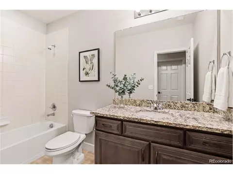 Bath - 22669 E Tufts Pl, Aurora, CO 80015 photo 3 of 4