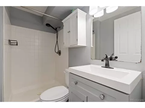 Bath - 19314 E Purdue Cir, Aurora, CO 80013 photo 2 of 2