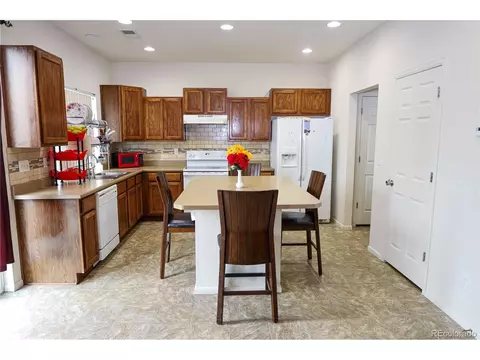 5553 Killarney Ct, Denver, CO 80249 photo 6