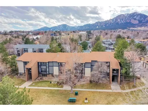 850 W Moorhead Cir #1E, Boulder, CO 80305