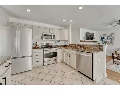 Kitchen - 7076 Leopard Gate, Lone Tree, CO 80124 photo 4 of 4