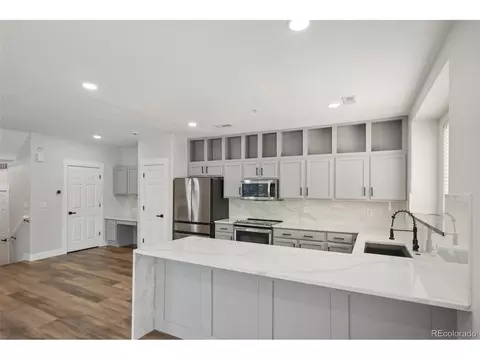5255 Memphis St #1120, Denver, CO 80239 photo 11