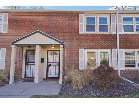 2805 Jasmine St, Denver, CO 80207