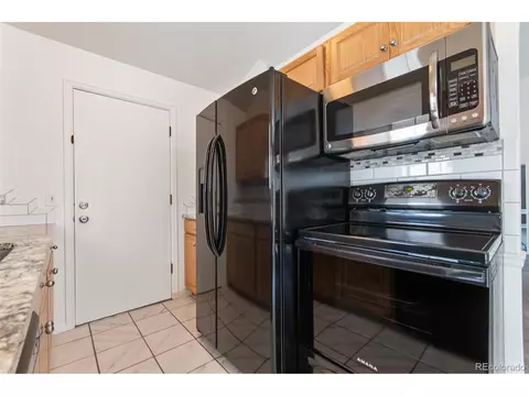 19347 E Batavia Dr, Aurora, CO 80011 photo 13