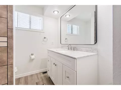 19347 E Batavia Dr, Aurora, CO 80011 photo 27