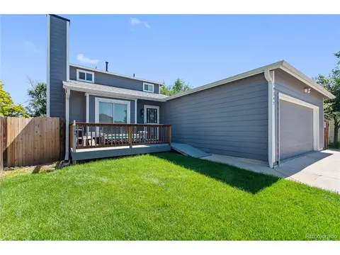 19347 E Batavia Dr, Aurora, CO 80011 photo 2