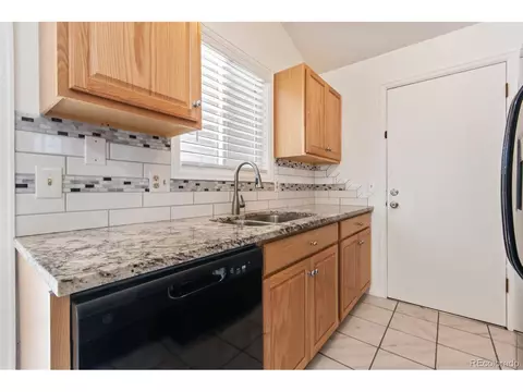 19347 E Batavia Dr, Aurora, CO 80011 photo 12